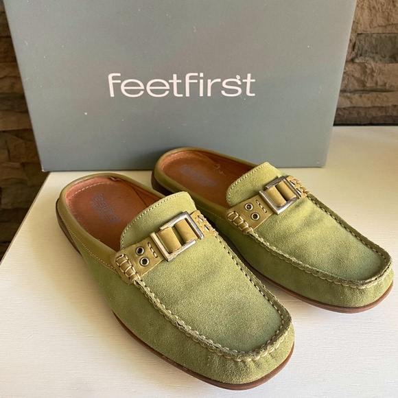 Women's Green Suede Mule Flats - Picture 1 of 2